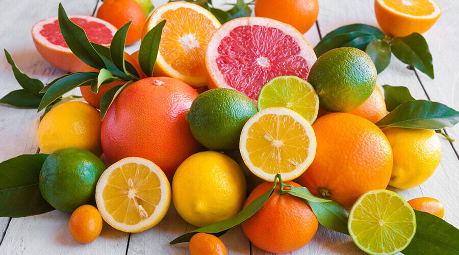A leggyakoribb citrusfélék az asztalon.