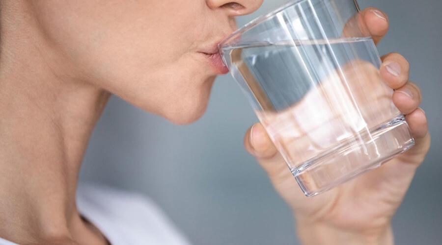 Drink water to keep your kidneys healthy!