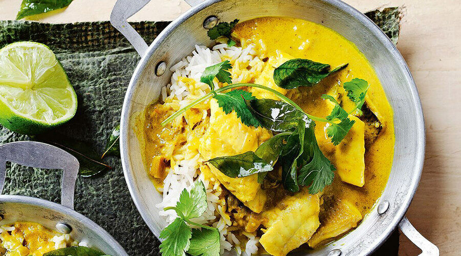 Kurkumás, currys, kókuszos hal recept.