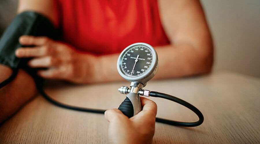 Magas vérnyomás kezelése természetes módszerek segítségével.