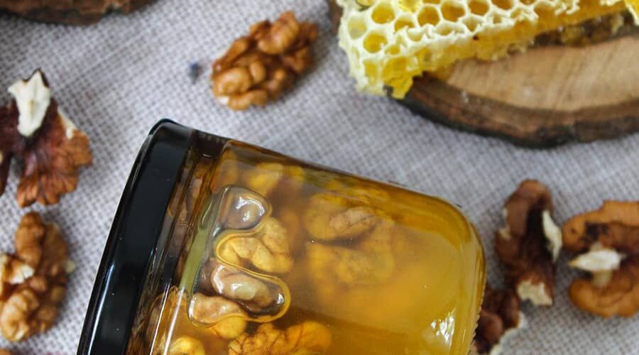 Valódi csoda a mézes dió. Érdemes rendszeresen fogyasztani.
