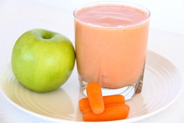 Alma-sárgarépa smoothie recept