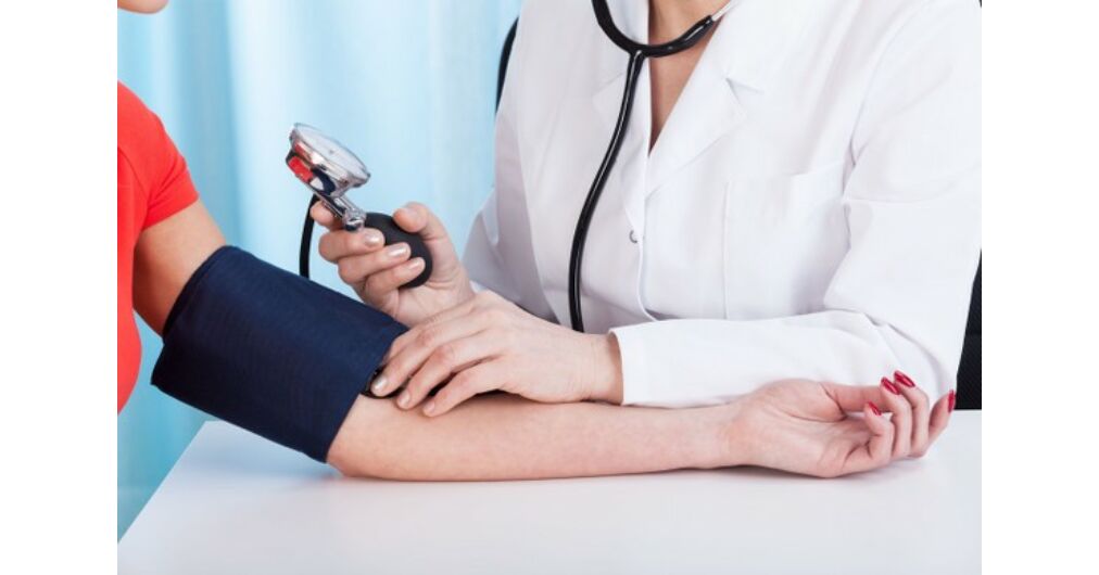 A magas vérnyomás kezelése 2 fok, tünetek és okok